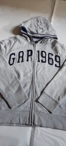 Casaco Moleton Infantil c/ capuz e ziper marca Gap Kids cor cinza tam L(10) usado ótimo