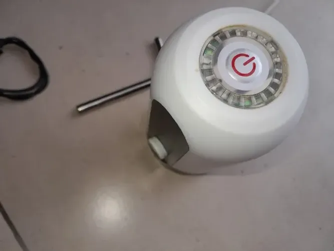 BOMBA ELÉTRICA PARA GALÃO DE AGUÁ UNIDADE PRETA E BRANCA
