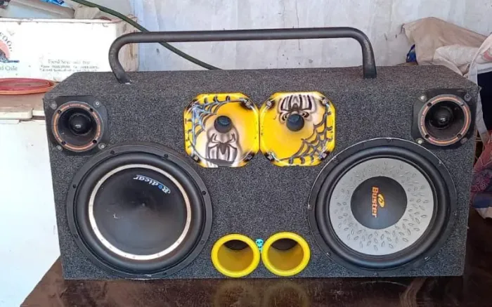Caixa de som de 250 w