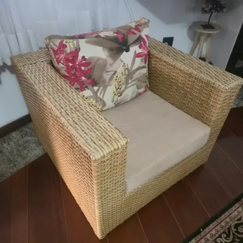 Conjunto de sofá em vimerattan com 2 poltronas e mesa de centro