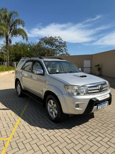 Toyota Hilux SW4 SRV D4-d 4X4 3.0 TDI Dies. AUT 2011