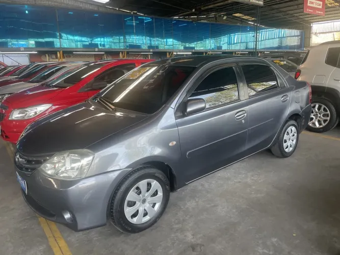Toyota Etios XS 1.5 Flex 16V 5P Mec. 2013