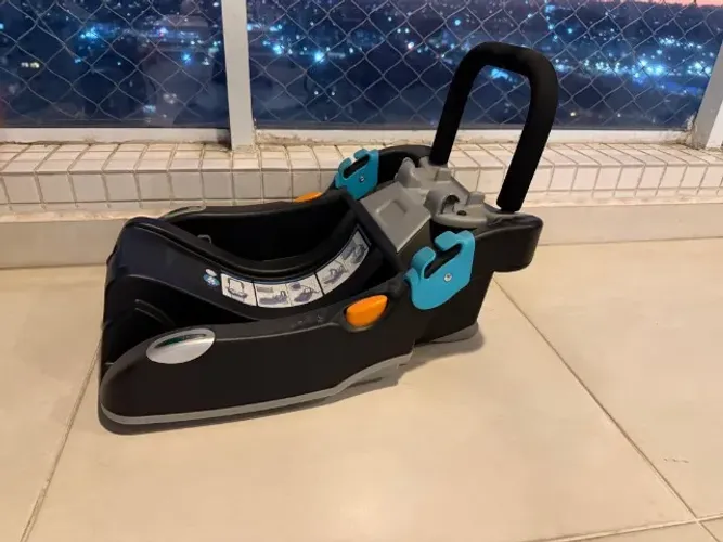 Chicco Urban Plus - Carrinho/Bebê conforto/Suporte veícular