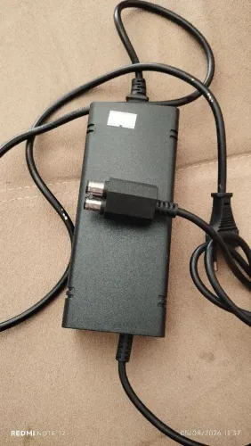 Vendo fonte paralela do Xbox 360 slim funcionando, 50,00 reais