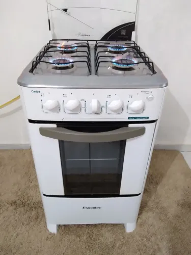 Vendo fogão " ESMALTEC CARIBE " AUTOMÁTICO " BEM CONSERVADO " .