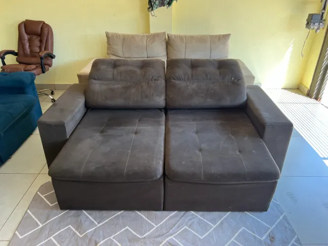 Vendo Sofá retrátil e Reclinável usado em bom estado Entrego *