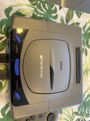 Console Sega Saturn + controle + pistola
