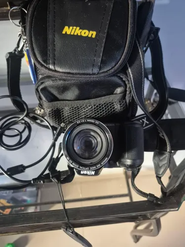 Máquina Fotográfica Profissional- Nikon COOLPIX L810 