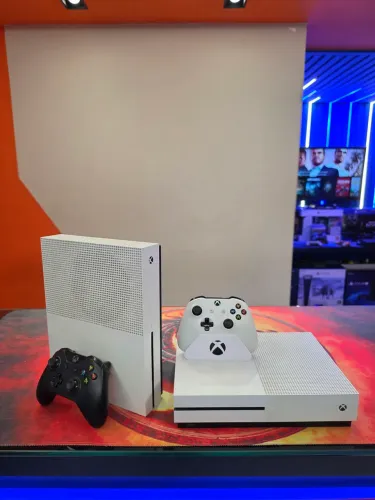 Xbox One S 1TB c/ Garantia e Brinde. Temos LOJA!