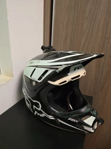 Capacete Fox v4 tamanho 60 fibra de carbono