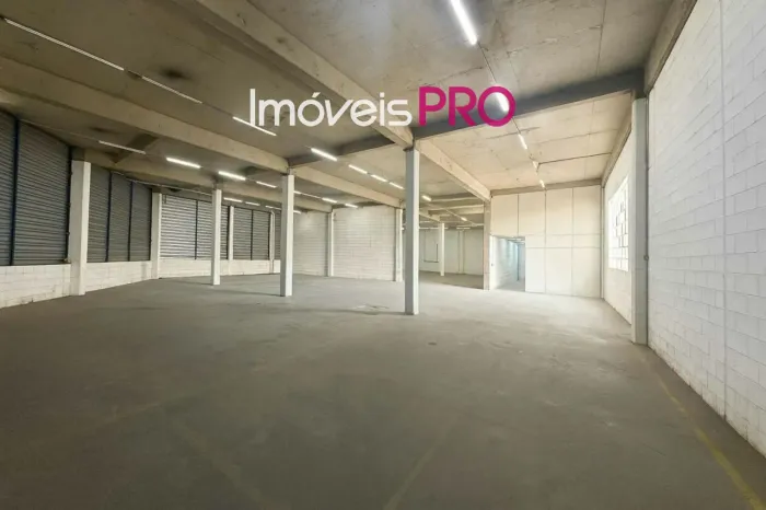 Galpão e pátio na Lapa com 1.400 m², pronto para operações urbanas
