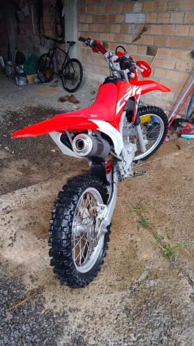 CRF 250 F semi-nova