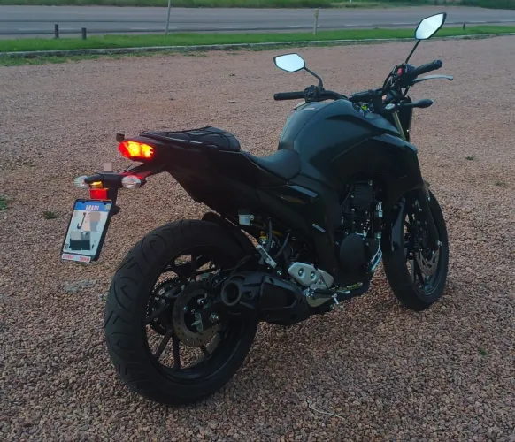 FZ25