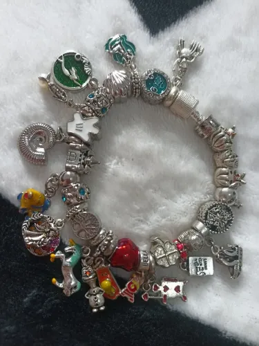 Pulseira Disney com 30 berloques