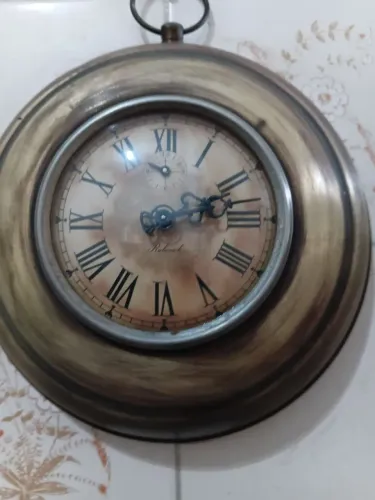 Relógio despertador antigo