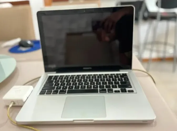MACBOOK PRO