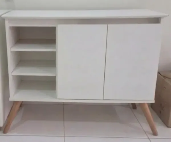 Balcão Buffet com Portas e Pés Palito