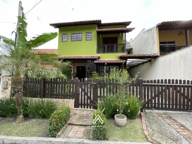 Linda casa disponível condomínio