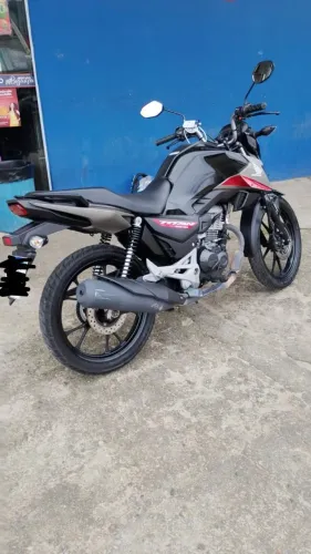 Moto quitada em meu nome. Só transferir. Chave reserva e manual.