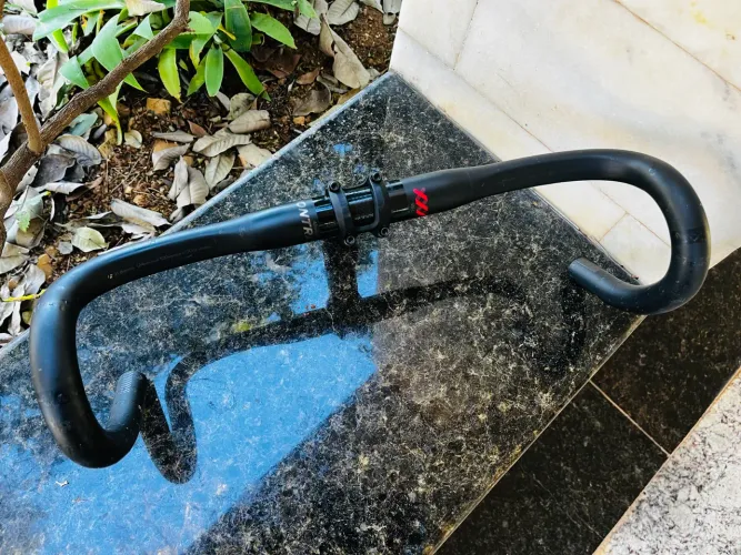 Guidão Bontrager XXX Carbono 420mm + Mesa Scott Syncros 120mm