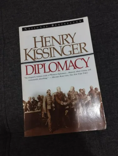 Livro Diplomacy, de Henry Kissinger