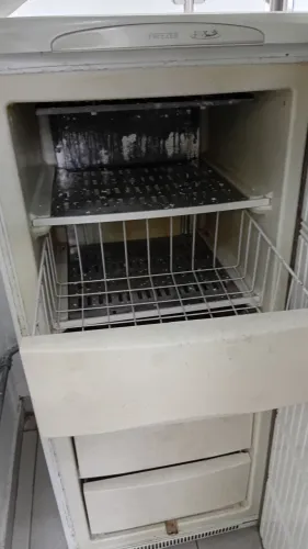 Freezer vertical Prosdócimo 