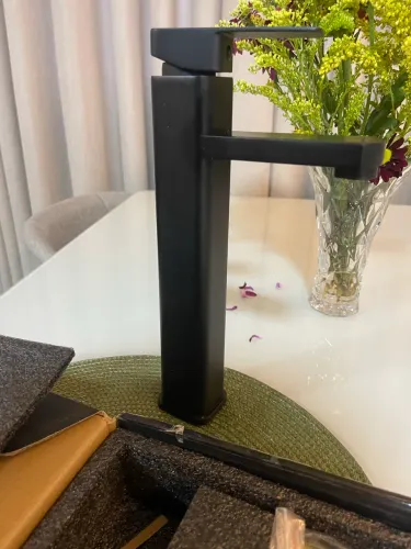 Torneira para Banheiro Misturador Monocomando Alta Madeira Preto