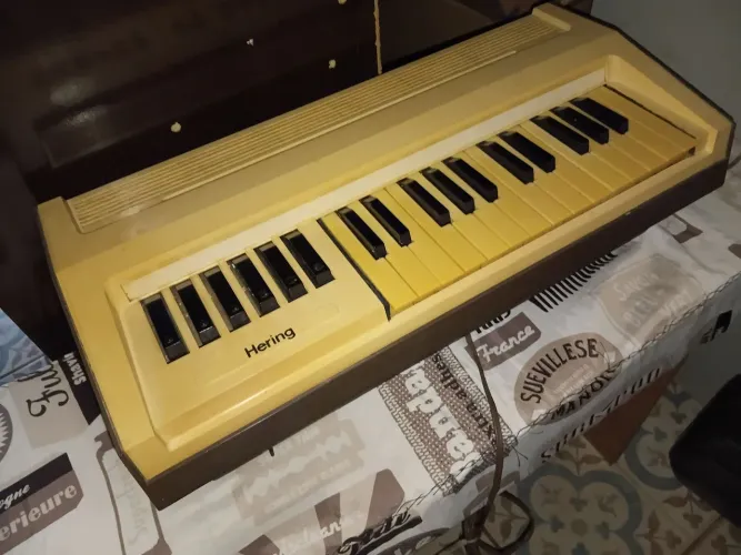 Órgão Elétrico Hering Ano 1977