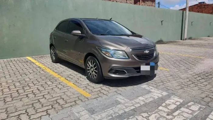 Chevrolet Onix Hatch LT 1.4 8V Flex Power Mec. 4P 2014