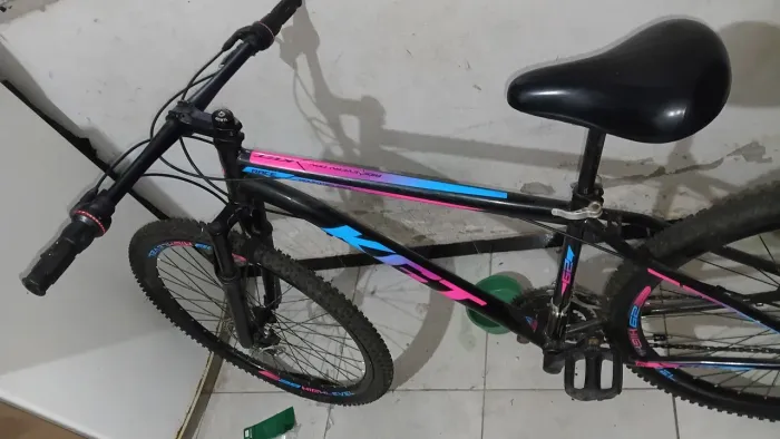 Bicicleta pouco usada