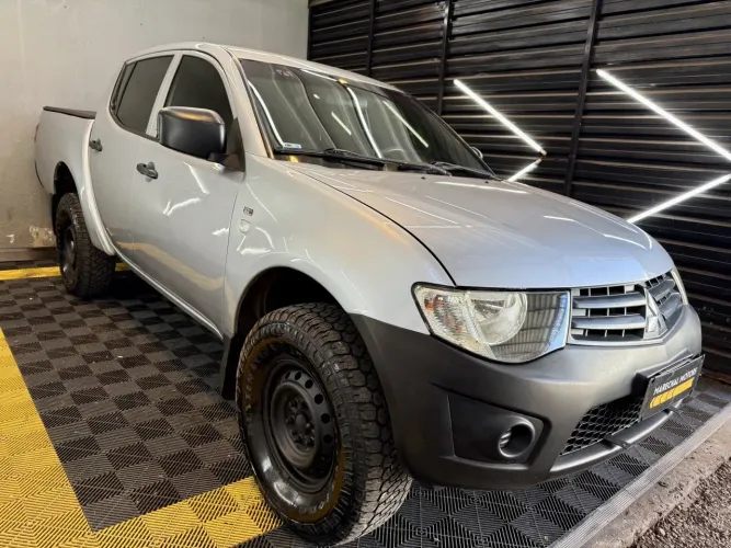Mitsubishi L200 Triton XB 3.2 CD TB Int.diesel Mec. 2018