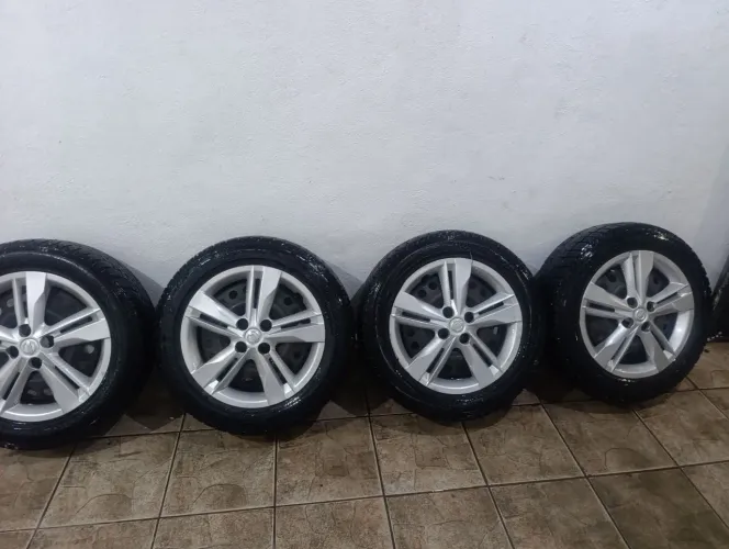 Aro 16 205/60 era de um Nissan kicks roda de ferro original 