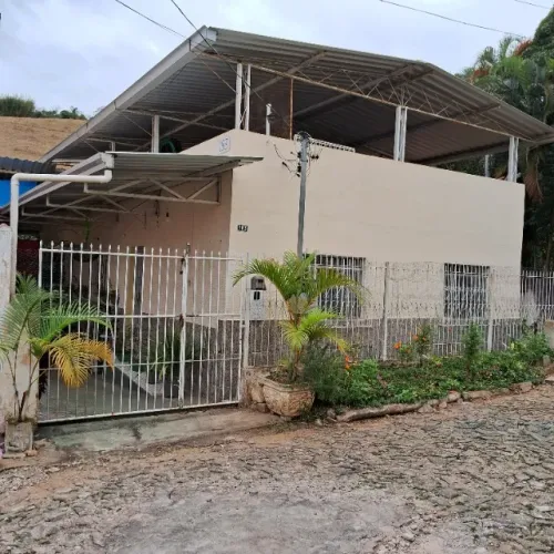 casa no centro de Bicas MG