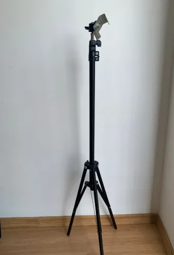 Tripé Profissional Ajustável para Iluminação / Ring Light