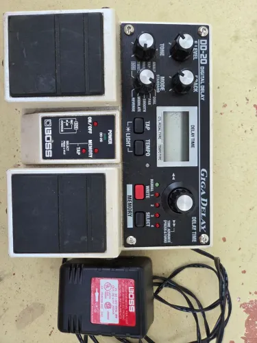 Pedaleira Boss Delay D20