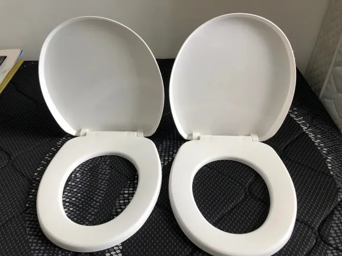 Kit 2 Assentos Sanitários Brancos Universais - Polipropileno com Slow Close