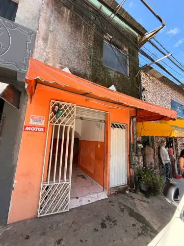 VENDO PONTO COMERCIAL EM FRENTE DE RUA COM 2 ANDARES