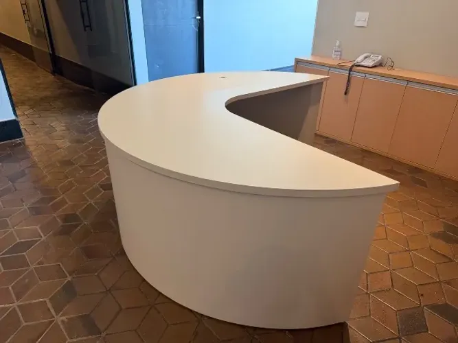 Mesa de recepção para escritório 