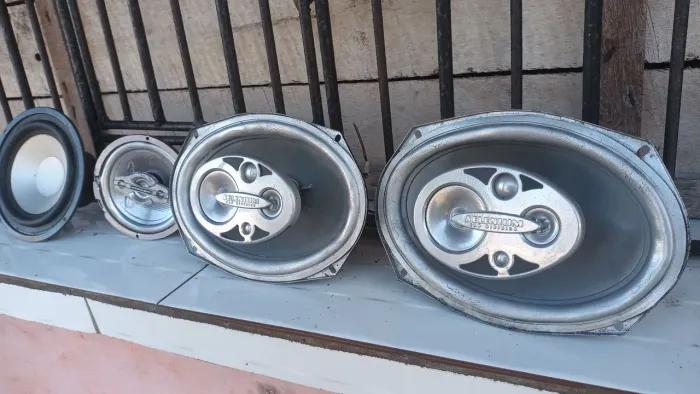 Auto falante automotivo