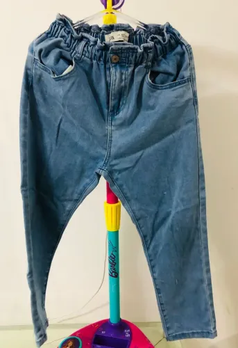 Calça Jeans Zara menina 4/5 anos