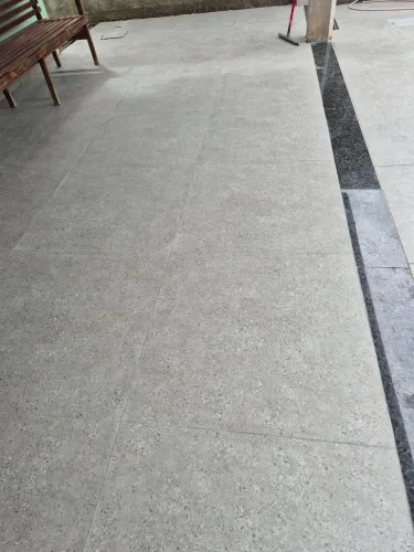 Porcelanato gaudi cinza acetinado