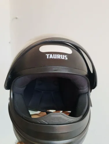 Capacete San Marino semi novo 160$