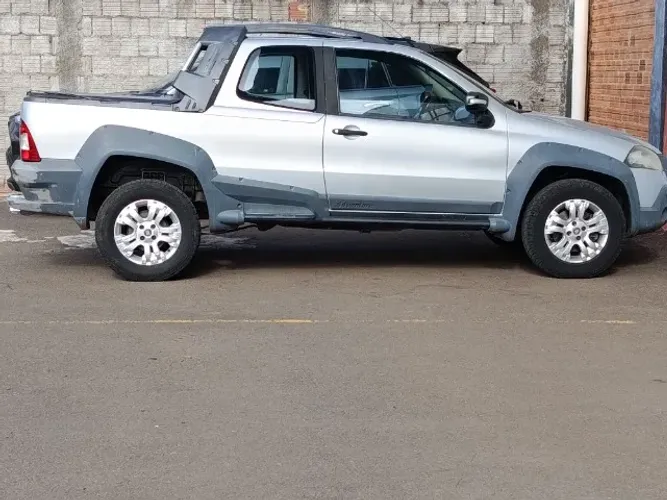 Fiat Strada Adventure1.8/ 1.8 Locker Flex CD 2010