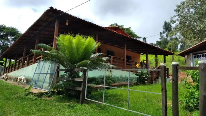 Sitio em Itaguara MG casa boa 71 000 mil metros 7 hectares Ótimo cantinho na roca