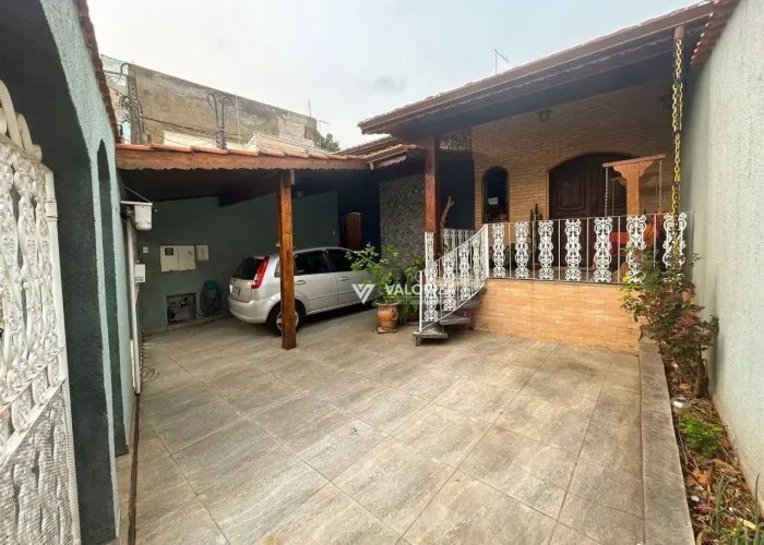 Casa com 3 dormitórios à venda, 241 m² por R$ 600.000,00 - Vila Assis - Sorocaba/SP