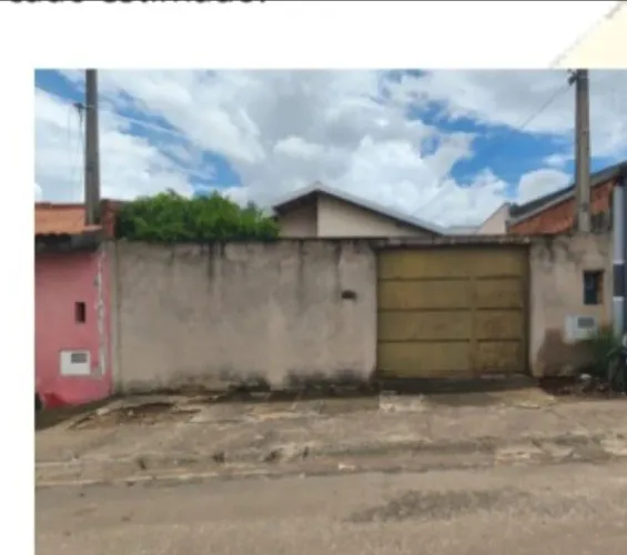 Vendo esta Casa . Tratar com Giovana 19- *