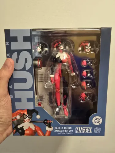 Harley Quinn/Arlequina Mafex LACRADA