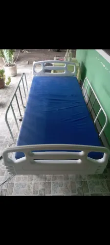 vendo cama hospitalar elétrica com cinco movimento em ótimo estado semi nova
