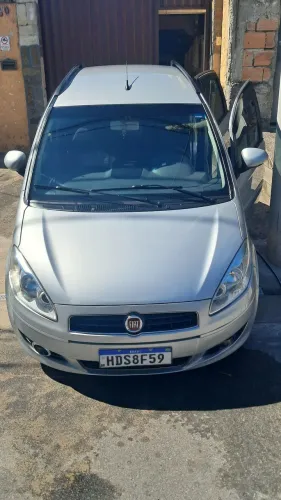 Fiat Idea Attractive 1.4 Fire Flex 8V 5P 2011