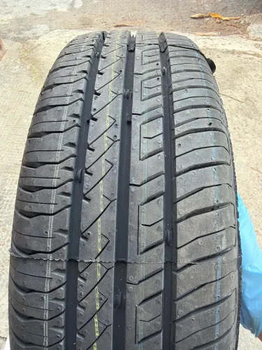 Pneu aro 14 Continental 175/65/14 ContiPowerContact novo